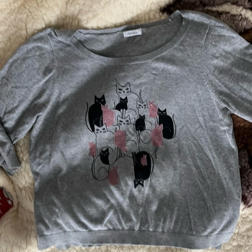Reitman’s kitty cat  sweater with 3/4 sleeves.
